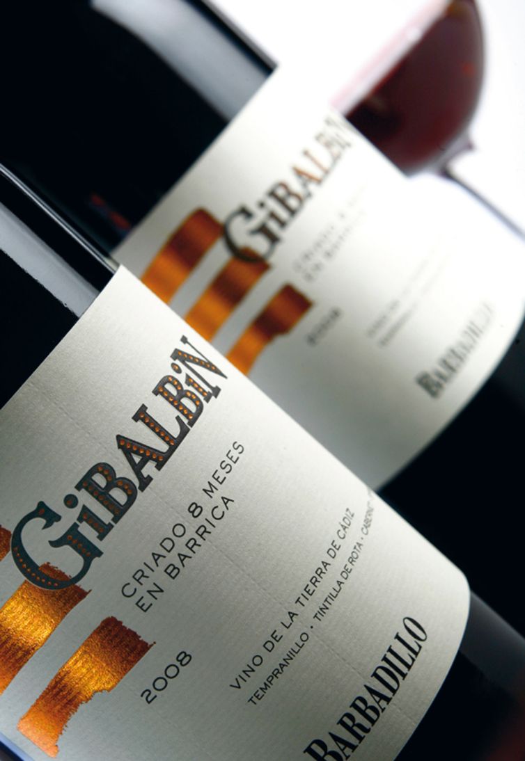 Rediseño de etiquetas para vino Gibalbín