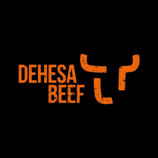 Logotipo de la marca Dehesa Beef con diseño de identidad visual realizado por Empacke